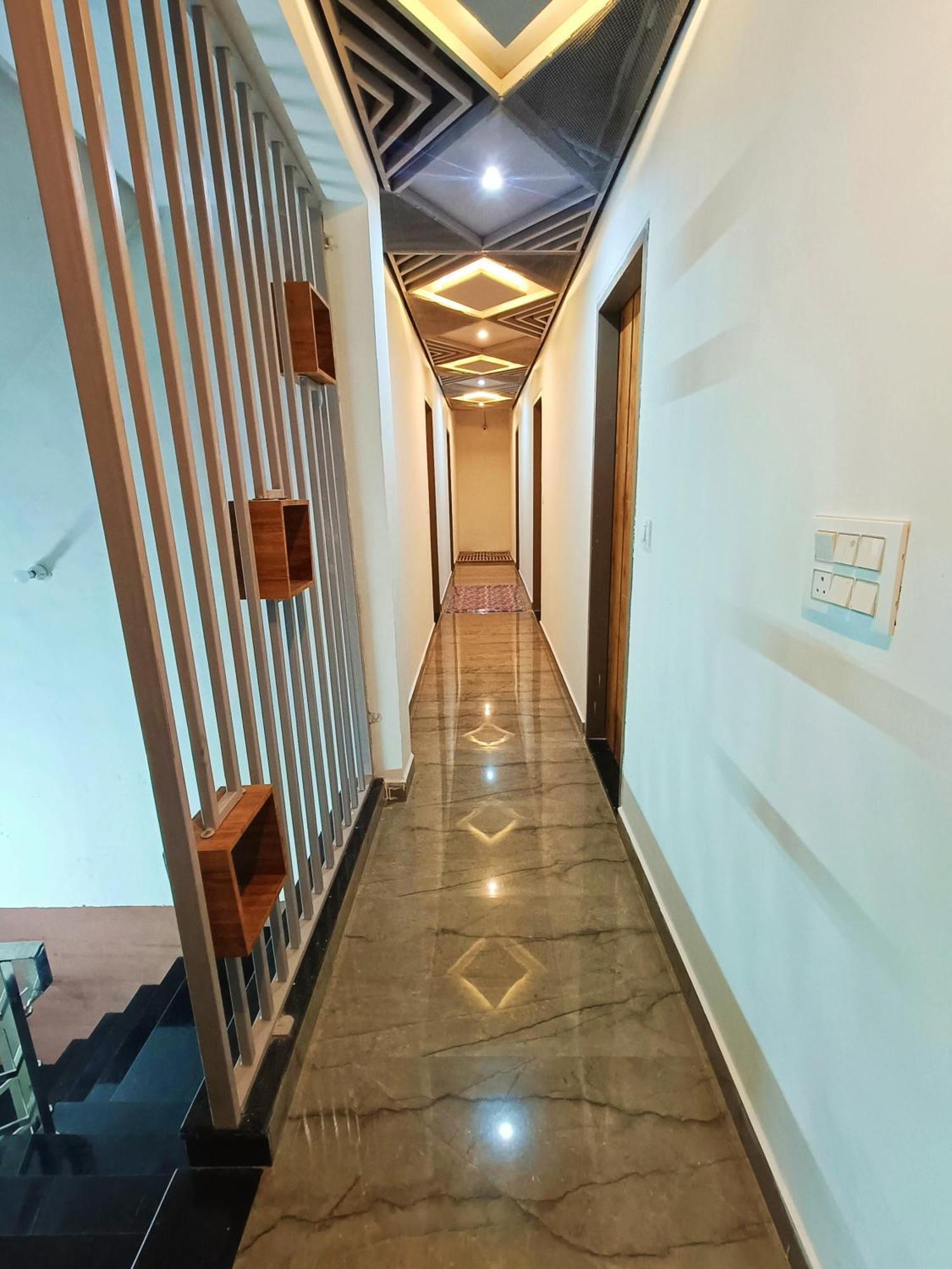 Shri Radha Rani Kripa Dham Hotel Mathura Ngoại thất bức ảnh